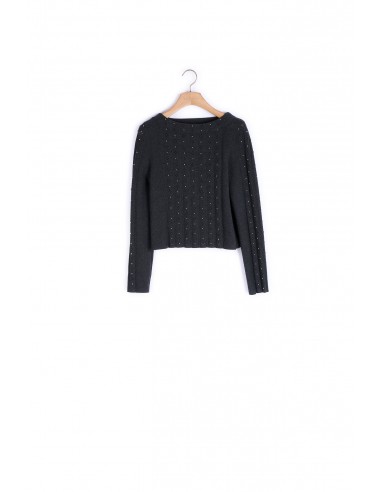 Pull en maille fantaisie orné de studs sur le site 